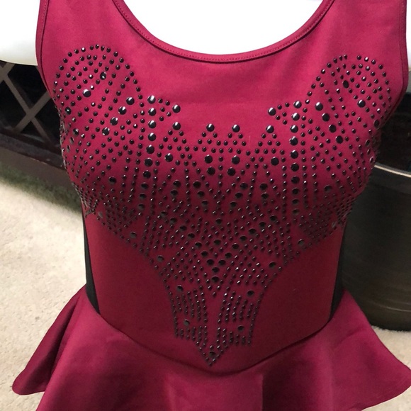 Burgundy peplum top - Picture 2 of 5